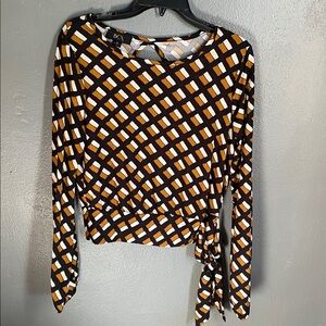 BCX Women's Black and Gold Patterned Blouse
